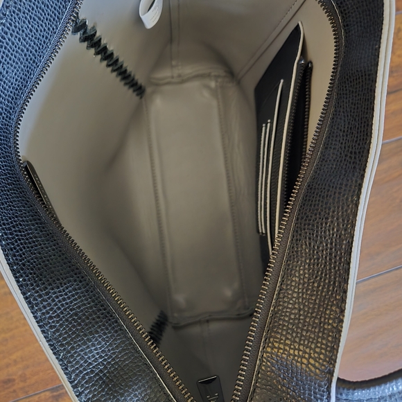 Etienne Aigner Stella Large Black 100% Leather Shoulder Tote Handbag - Picture 10 of 16